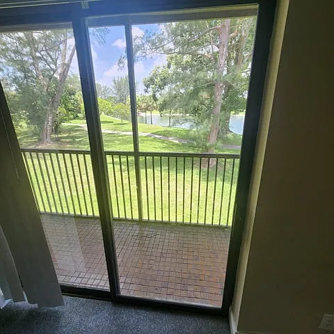 2 bed, 858 sqft, $2,800 — Photo 3