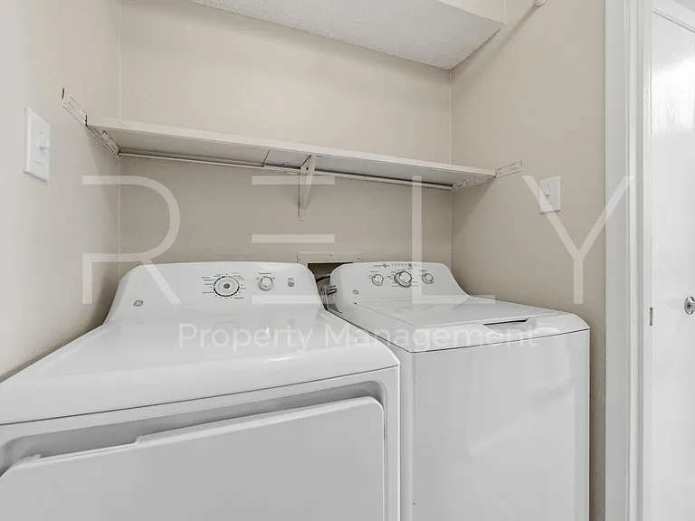8001 W Gate Blvd #A — Photo 32
