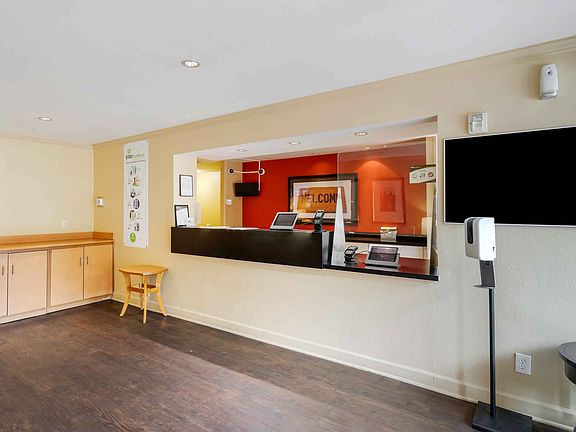 Lobby and Guest Check-in