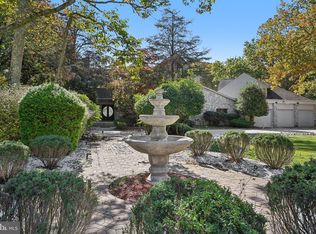 12 N Country Lakes Dr, Marlton, NJ 08053