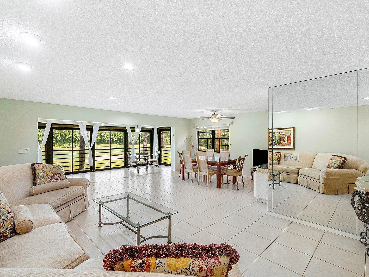 3 bed, 2.0 bath, 1800 sqft, $3,500 — Photo 3