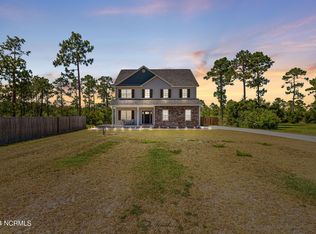 360 Inverness Dr, Hubert, NC 28539