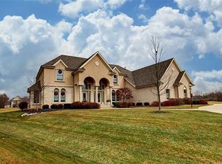 1138 Waters Edge Dr, Centerville, OH 45458