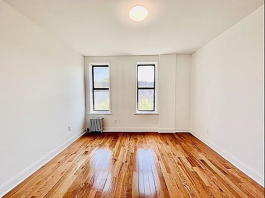 3rd image of 271 Parkside Ave #3F