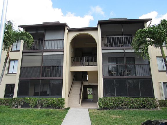 3rd image of 608 Sea Pine Way #E1