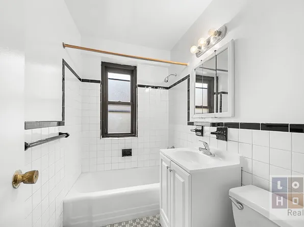 383 Grand Street image 10 of 25