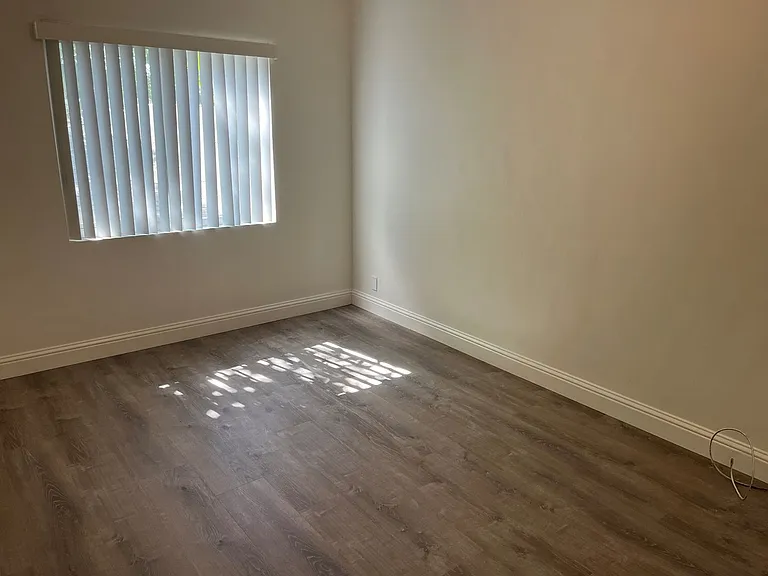 D Street Apartments — Photo 20
