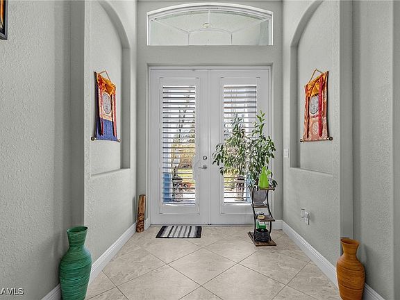 4th image of 2726 Mangrove St