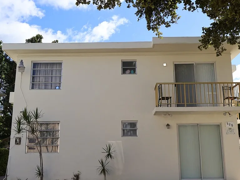 528 SW 6th St #6 — Photo 25