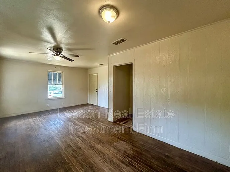 2551 Claiborne Ave — Photo 4