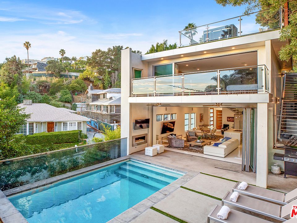 1st image of 1544 N Doheny Dr