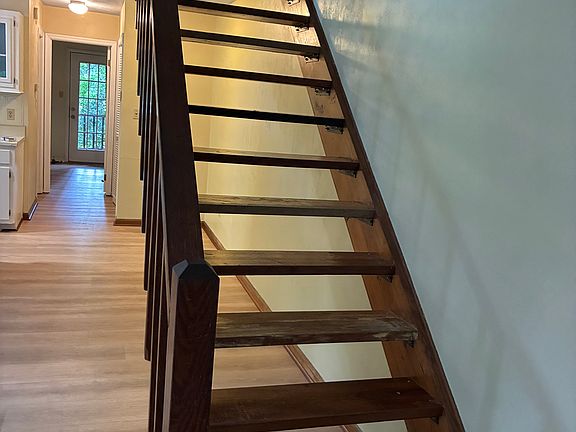 3rd image of 257 Whetherbine Way E