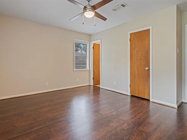 3808 Avenue O — Photo 24