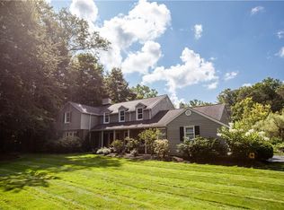 72 Wychwood Dr, Moreland Hills, OH