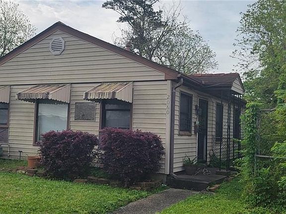 2nd image of 2060 Stephen Girard St
