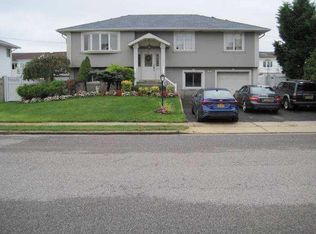 44 Jefferson Pl, Massapequa, NY 11758