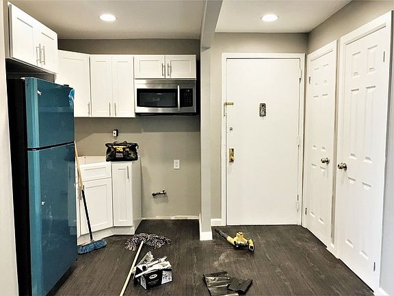 5th image of 831 Bartholdi St APT 3G