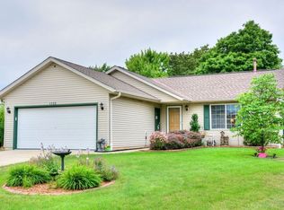 1132 W Canary Ln, Oak Creek, WI 53154