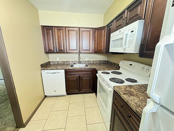 4th image of 1930 Washington St #5