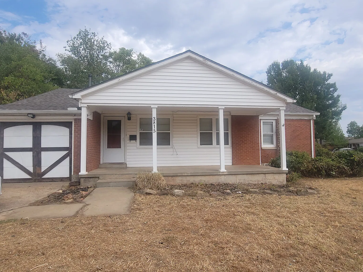 3 bed, 1116 sqft, $1,150 — Photo 1