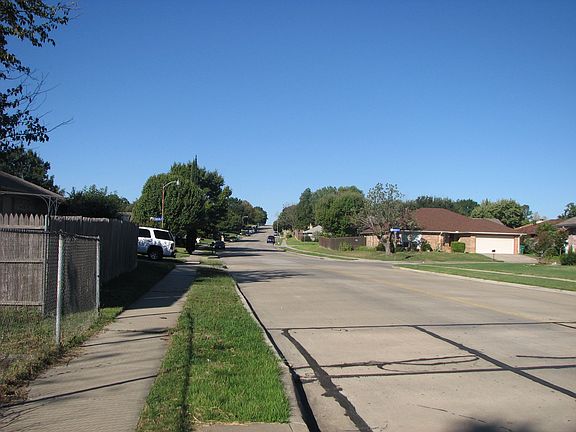 4th image of 6617 N Park Dr