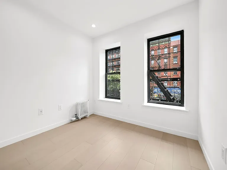 145 2nd Ave #3 — Photo 4