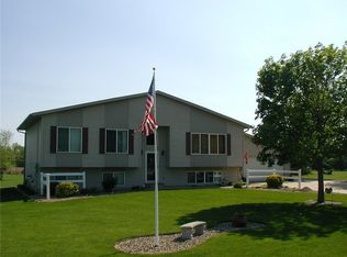71 E Cemetery Rd, Fairfax, IA 52228
