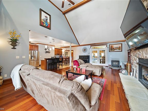 4th image of 2925 Amity Ln