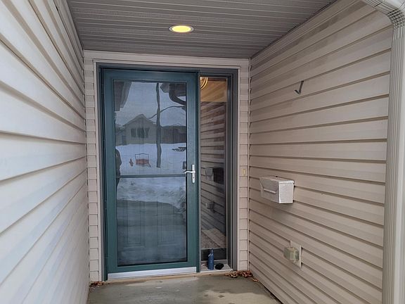 2nd image of 113 Ferson Ct NE