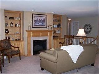 5th image of 809 Greenhaven Ln NE