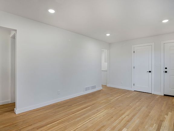 3rd image of 4 Morris Ave #2A