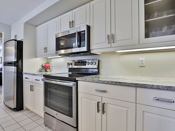 4th image of 12 Mountain Laurels Drive #202