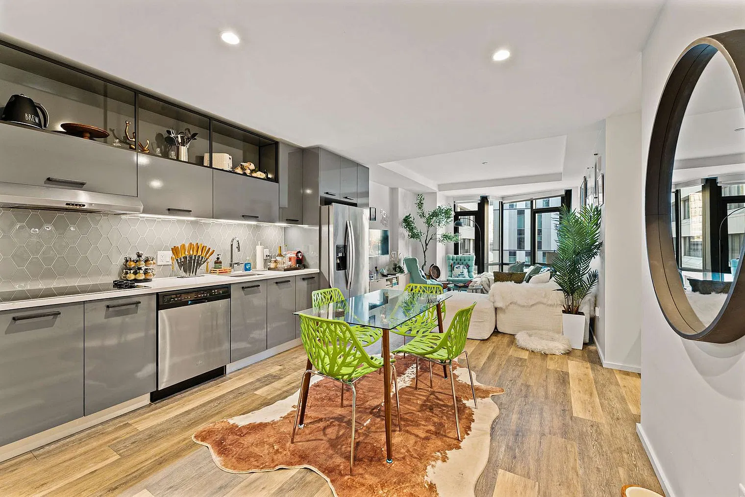 2 bed, 2.0 bath, 1194 sqft, $11,599 — Photo 4