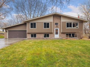 2504 E 125th St, Burnsville, MN 55337