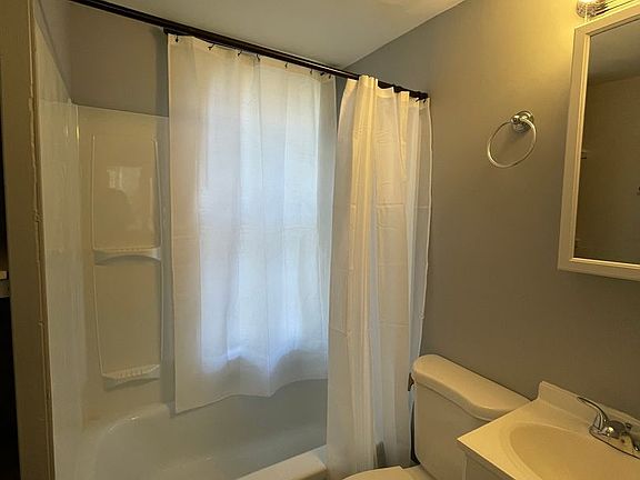 3rd image of 66-68 Orange St #66-3