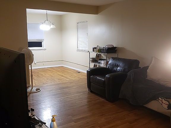 Livingroom/Dining Area