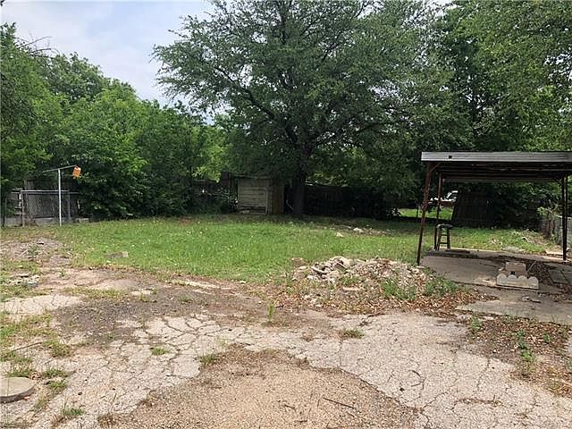 1st image of 1413 Montopolis Dr