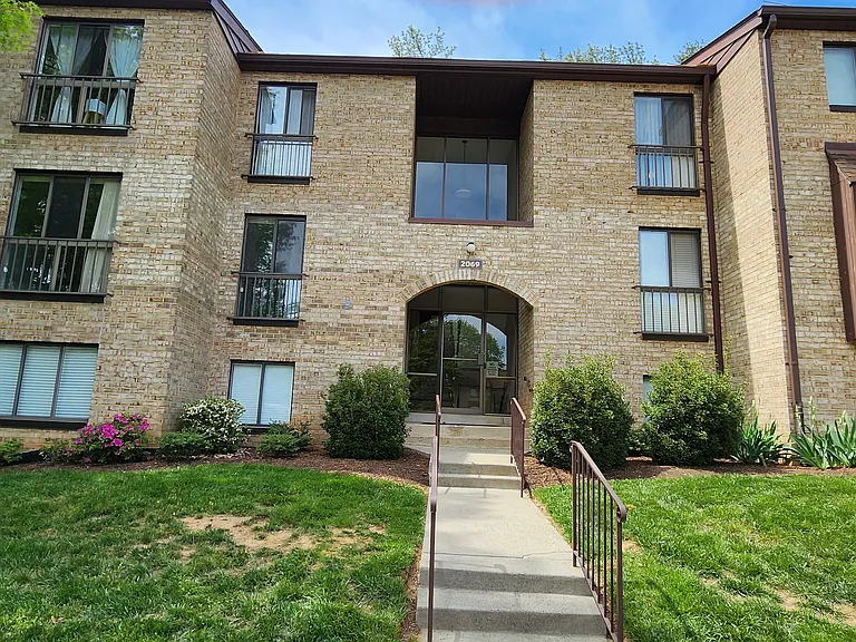 2069 Royal Fern Ct #11B — Photo 1