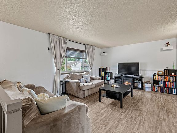 4th image of 4303 Eastcrest Cir W