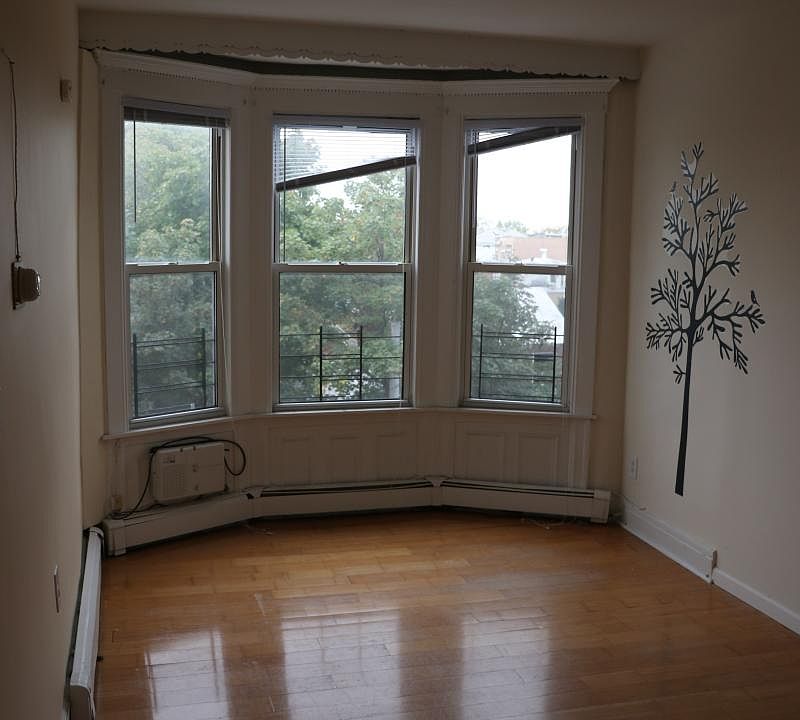 1st image of 8705 19th Ave #3rd