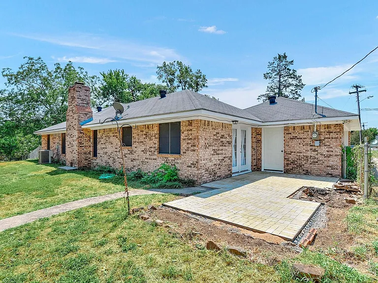2631 Stafford Dr — Photo 13