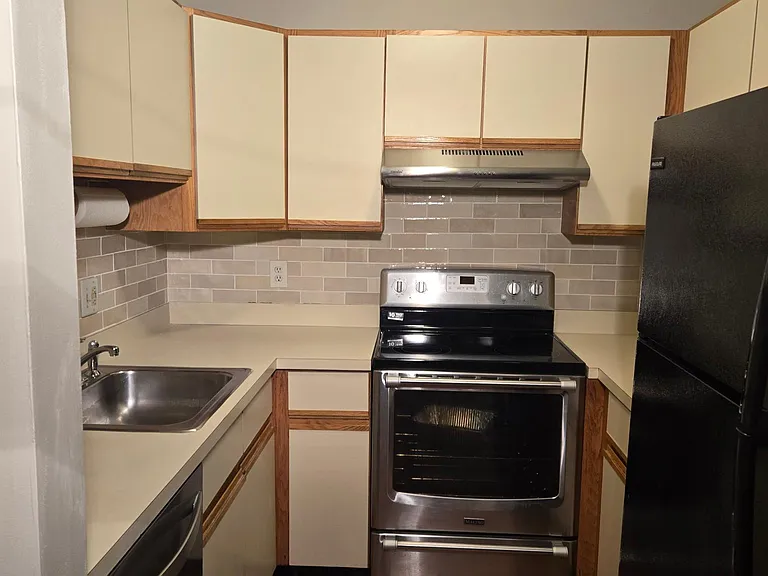 35 Ruth St #34 — Photo 5