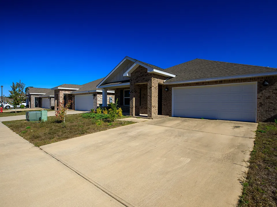 4652 Honor Guard Way