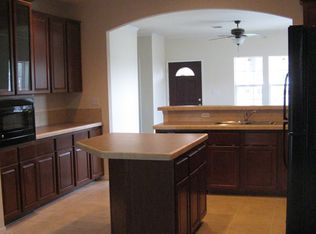 814 E 16th St, Dalhart, TX 79022