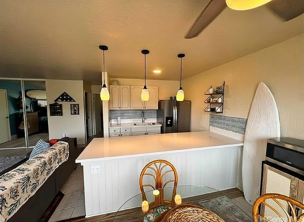 2 bed, 815 sqft, $2,200 — Photo 1