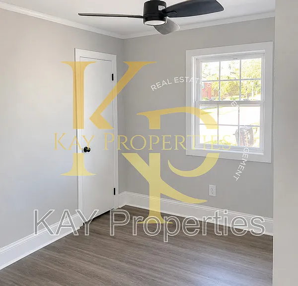 1200 E Holly St — Photo 14