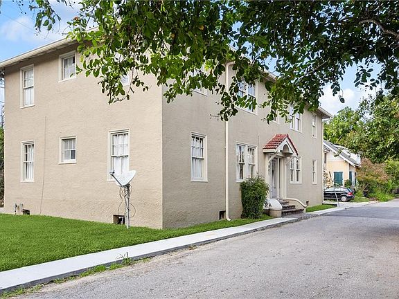 2nd image of 901 Stewart Ct