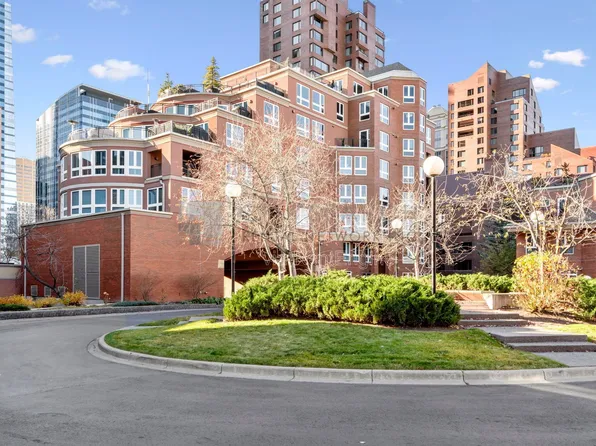 400 Eau Claire Ave SW #1505, Calgary, AB T2P 4X2