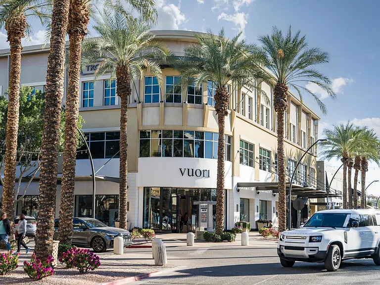 Vuori's high-quality activewear offers the perfect balance of function and fashion.