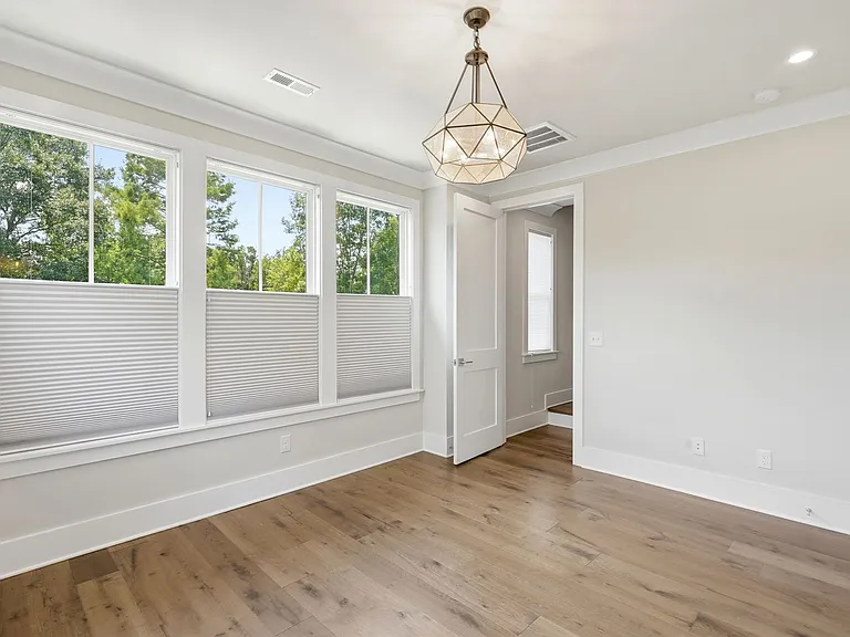 2428 Runnymede Ln — Photo 45